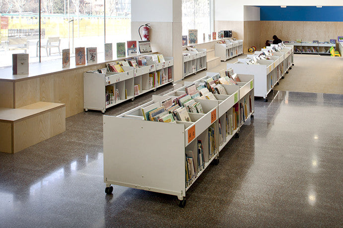 Biblioteksindretning og møbler fra 2rethink