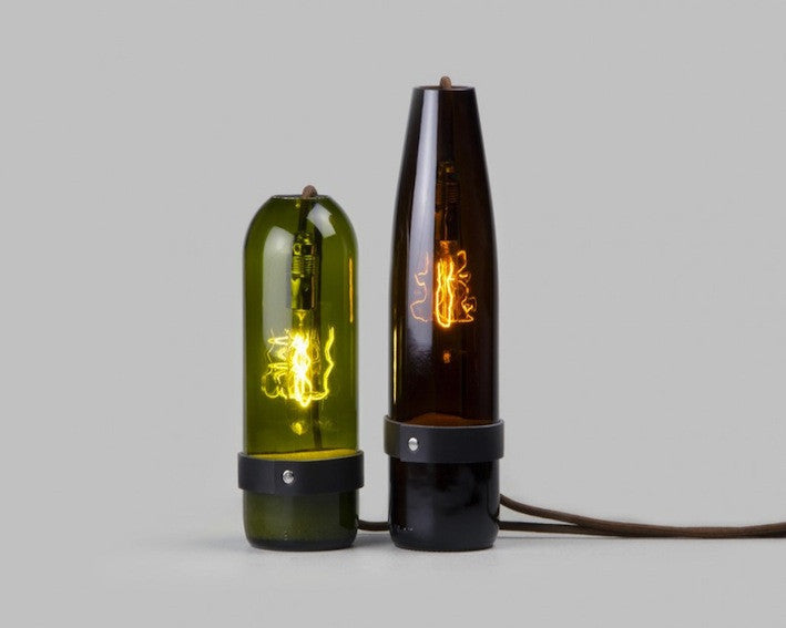 REbottle - Lampe af overskårne glasflasker med læderstrop - 2rethink